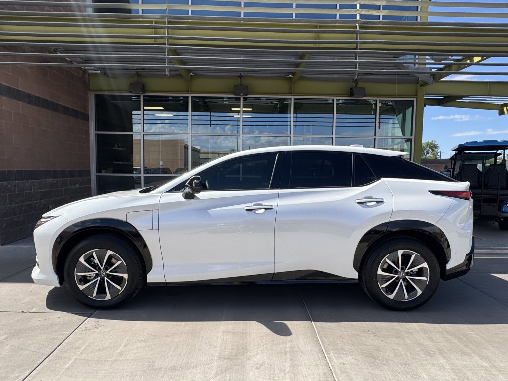Used 2023 Lexus RZ 450e Premium image 7