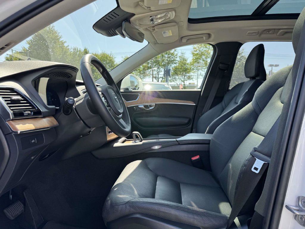 Certified 2024 Volvo XC90 B6 Plus AWD/4WD image 13