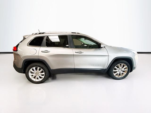 Used 2016 Jeep Cherokee Limited image 5
