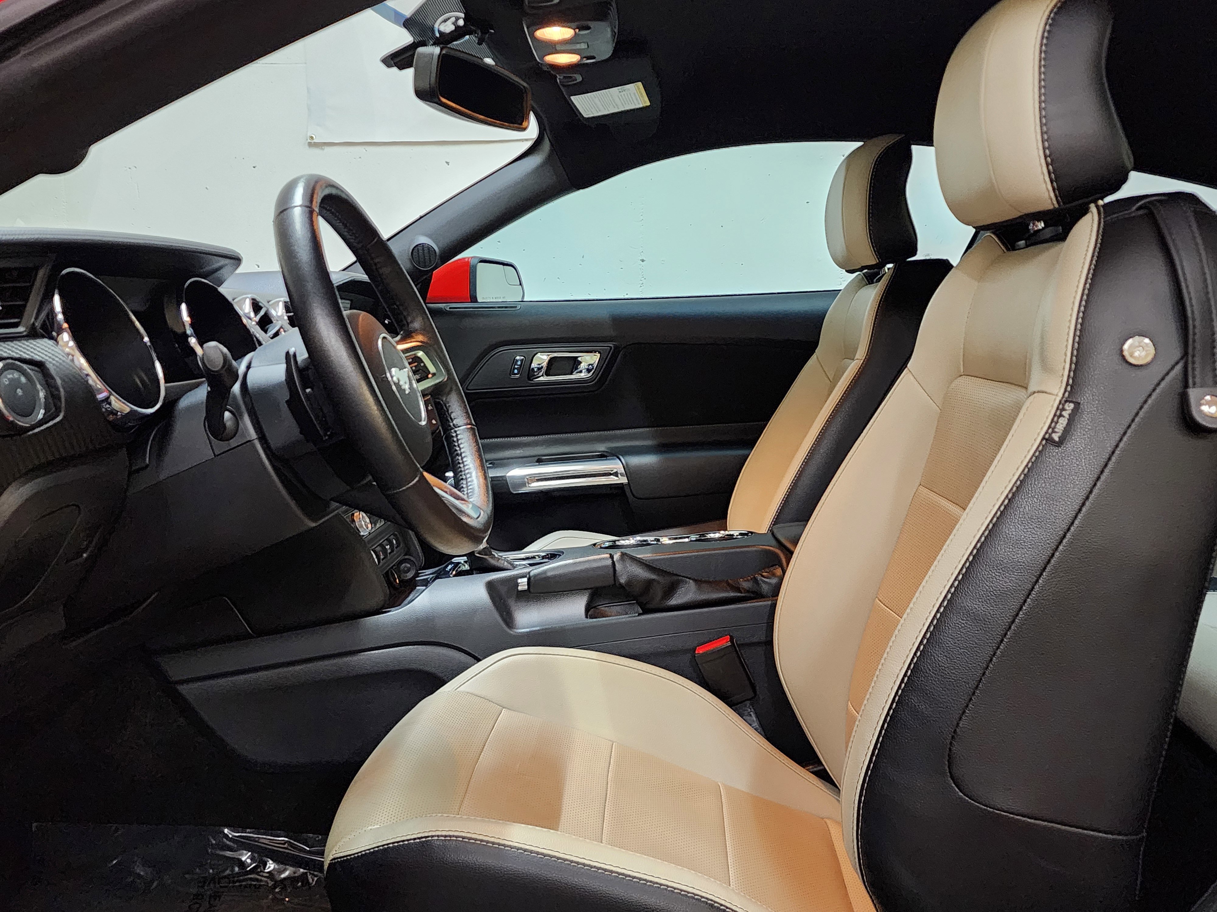 Used 2017 Ford Mustang Coupe image 15