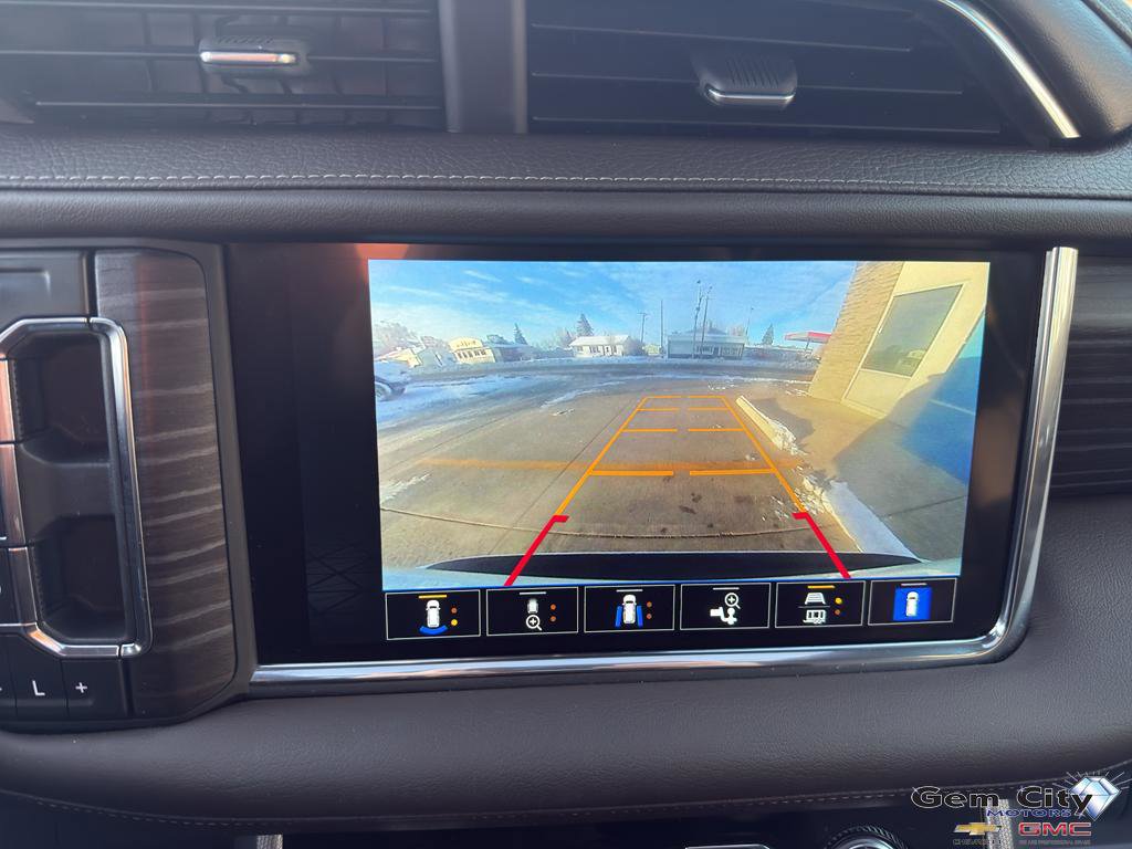 Used 2023 GMC Yukon XL Denali image 21