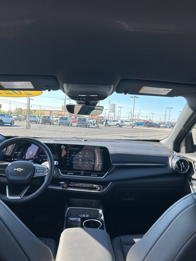 Used 2025 Chevrolet Equinox LT w/ Convenience Package II FWD image 56