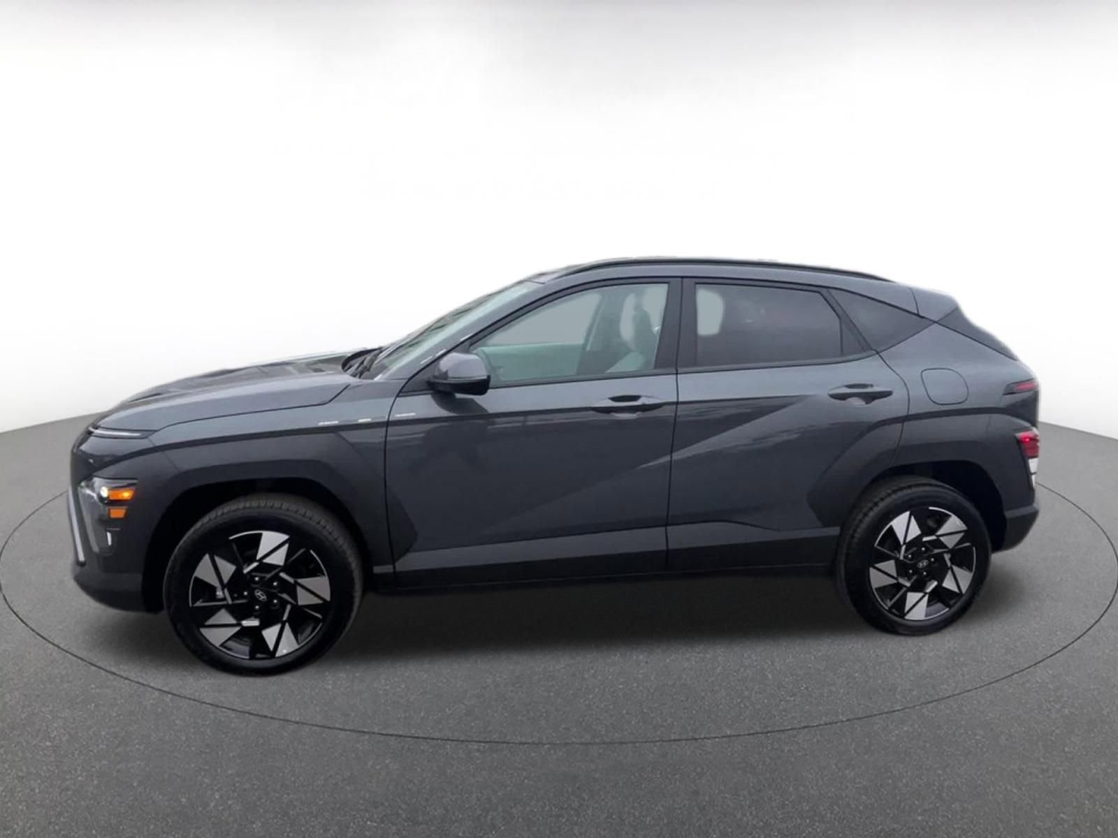 Used 2025 Hyundai Kona SEL image 9