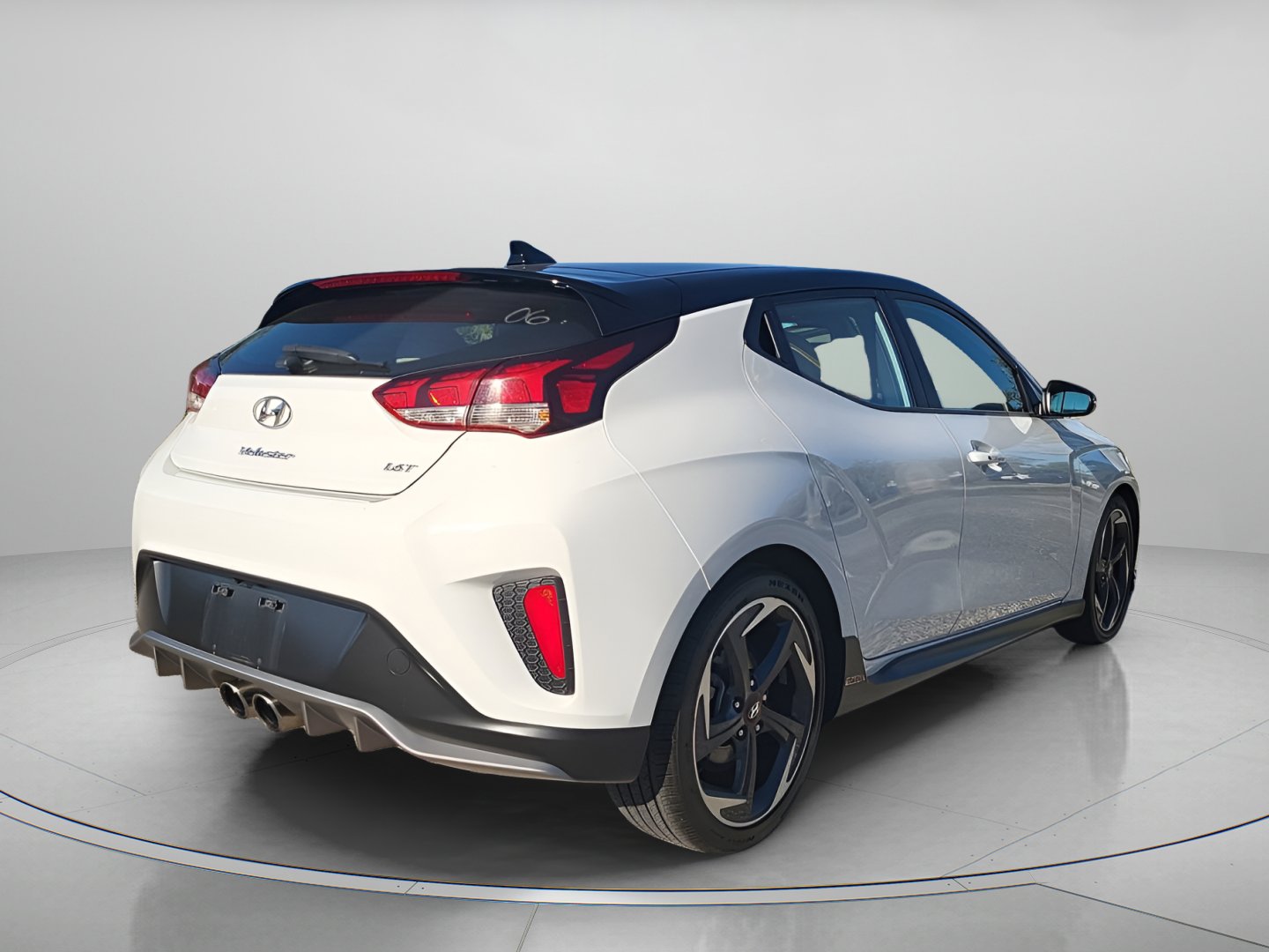 Used 2019 Hyundai Veloster Turbo Ultimate image 3