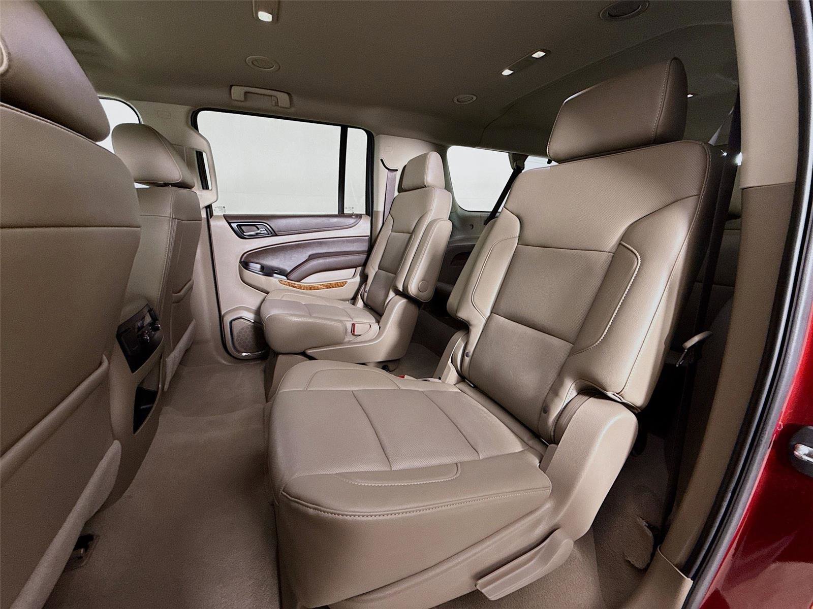 Used 2019 Chevrolet Suburban Premier AWD/4WD image 26