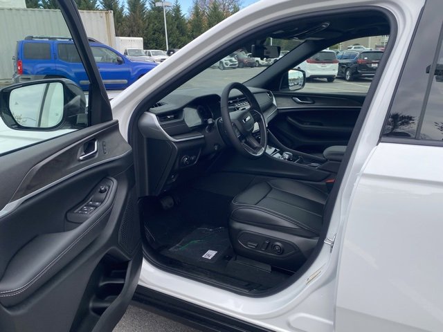 New 2025 Jeep Grand Cherokee Limited w/ Luxury Tech Group II image 15