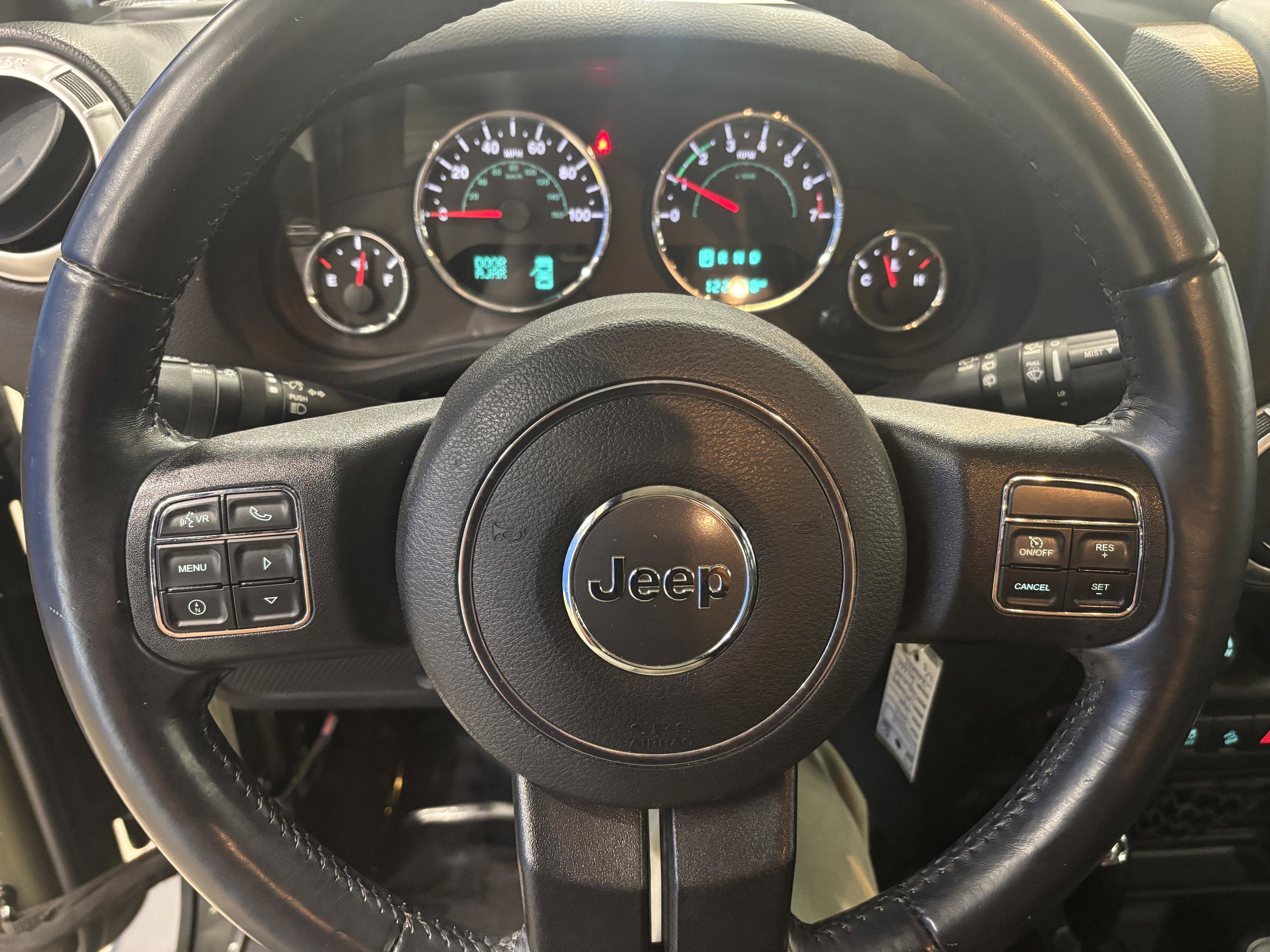 Used 2015 Jeep Wrangler Unlimited Sahara w/ Connectivity Group image 17