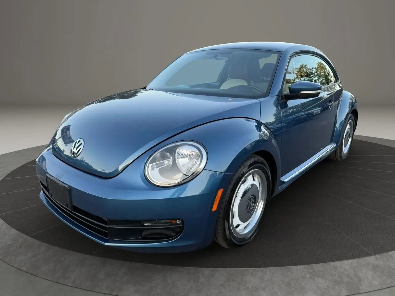 Used 2016 Volkswagen Beetle 1.8T Classic FWD image 1