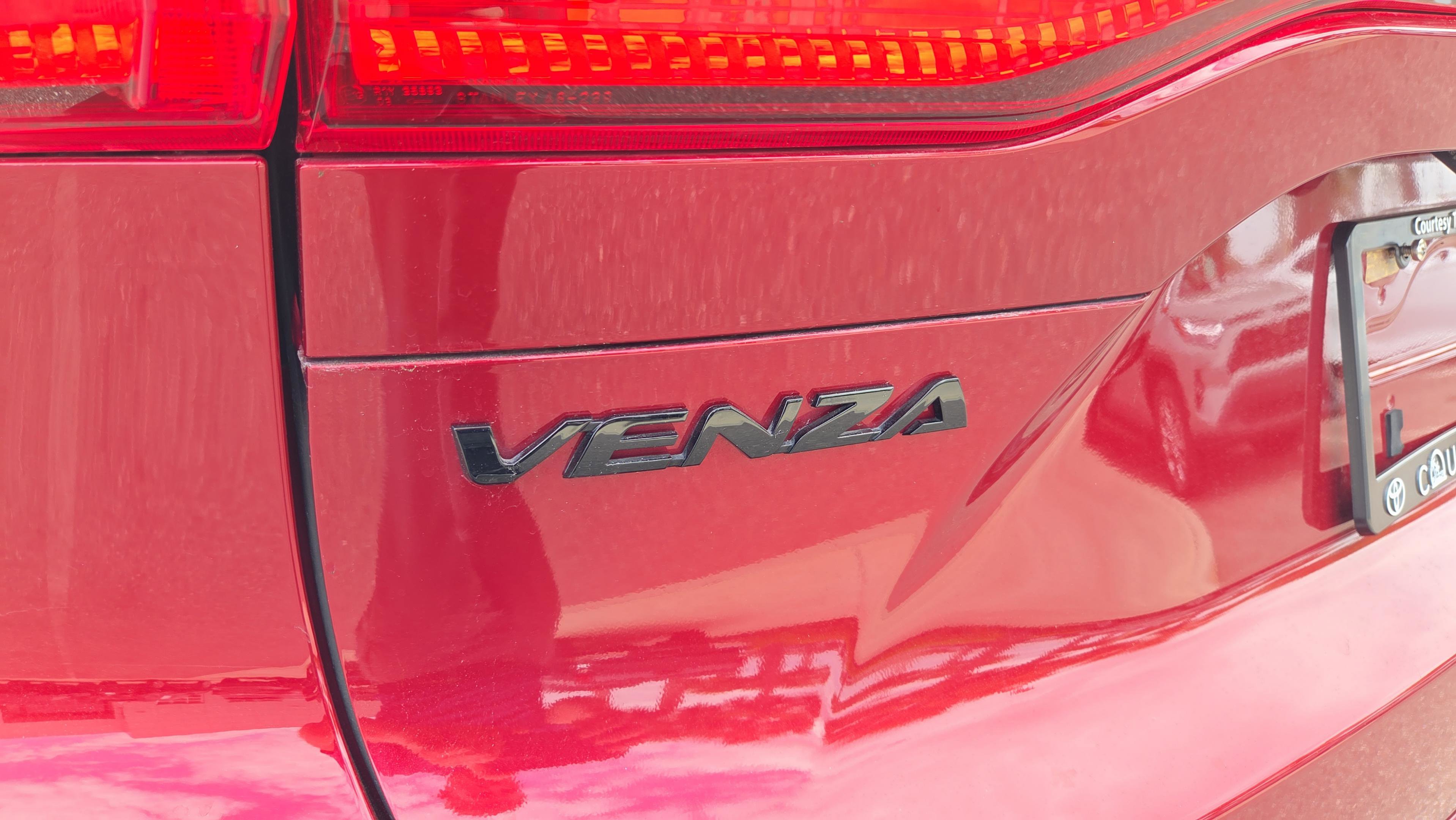 Certified 2024 Toyota Venza Nightshade image 34