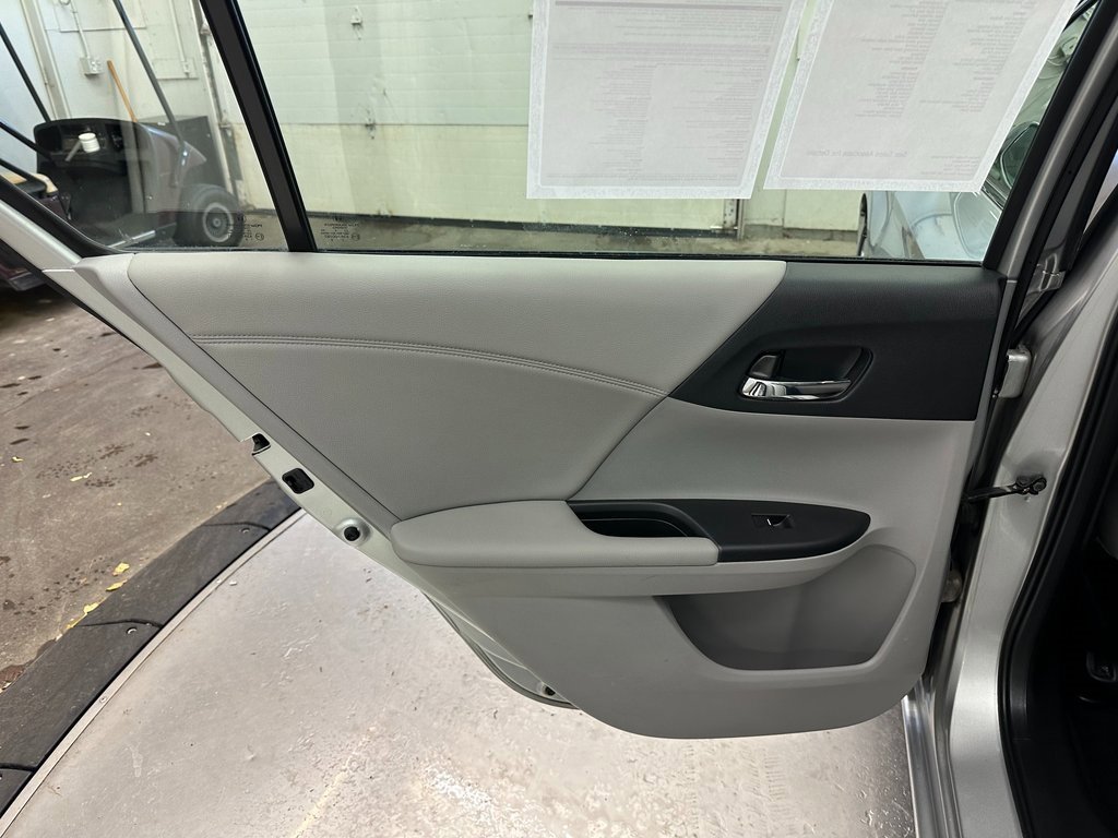 Used 2015 Honda Accord EX-L image 26