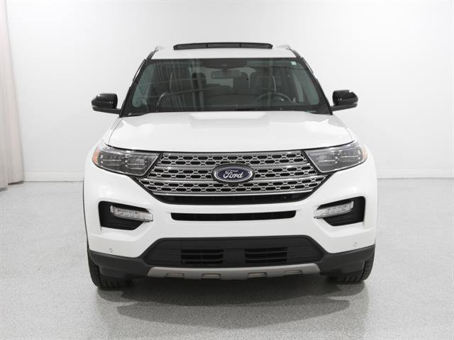 Certified 2022 Ford Explorer Limited w/ Equipment Group 301A image 2