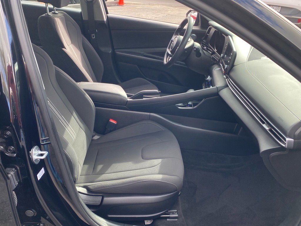 Used 2023 Hyundai Elantra SEL image 24