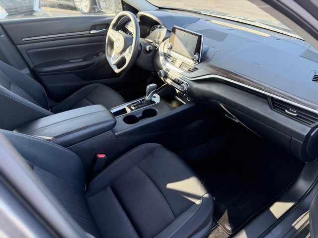 Used 2025 Nissan Altima 2.5 SV image 37