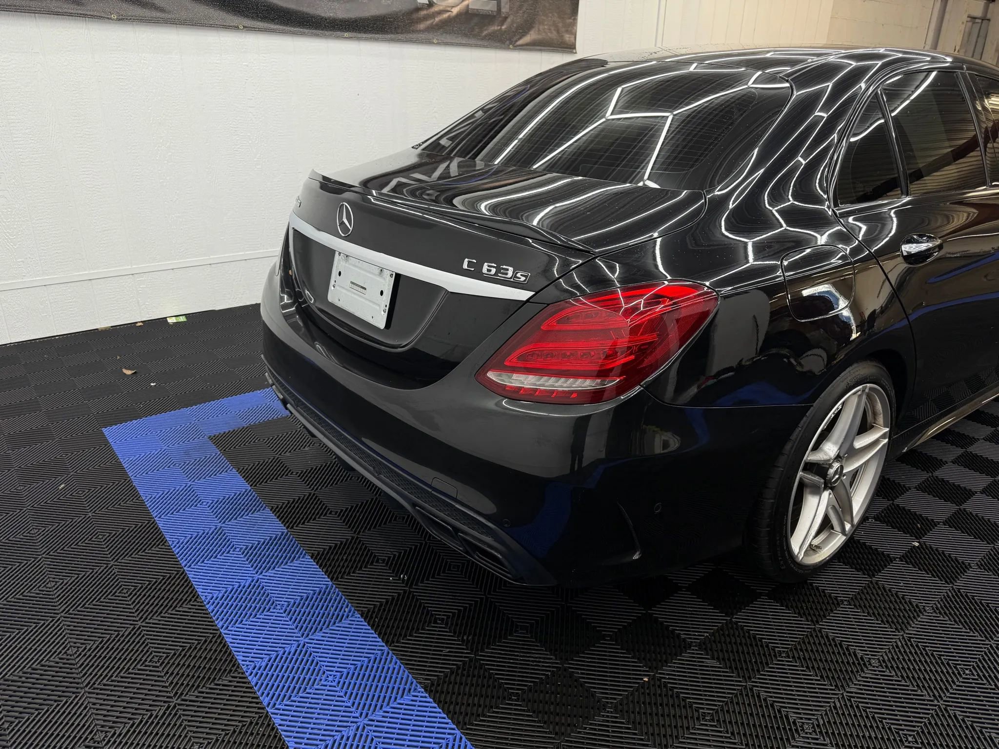 Used 2015 Mercedes-Benz C 63 AMG S image 4