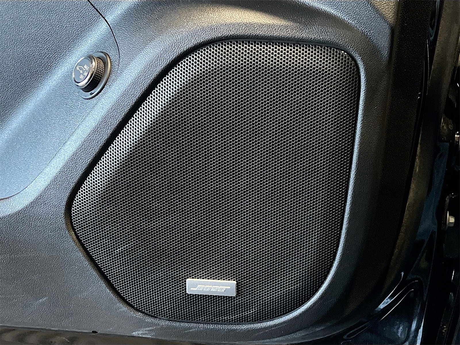 Used 2023 GMC Acadia SLT w/ Preferred Package image 19