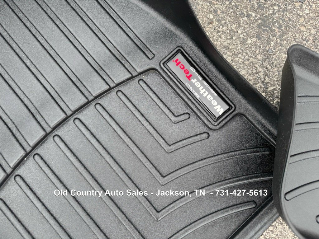 Used 2018 Dodge Challenger SXT Plus RWD image 11