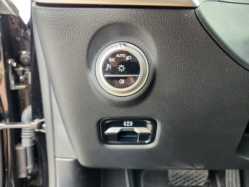 Certified 2025 Mercedes-Benz C 300 4MATIC Sedan image 19