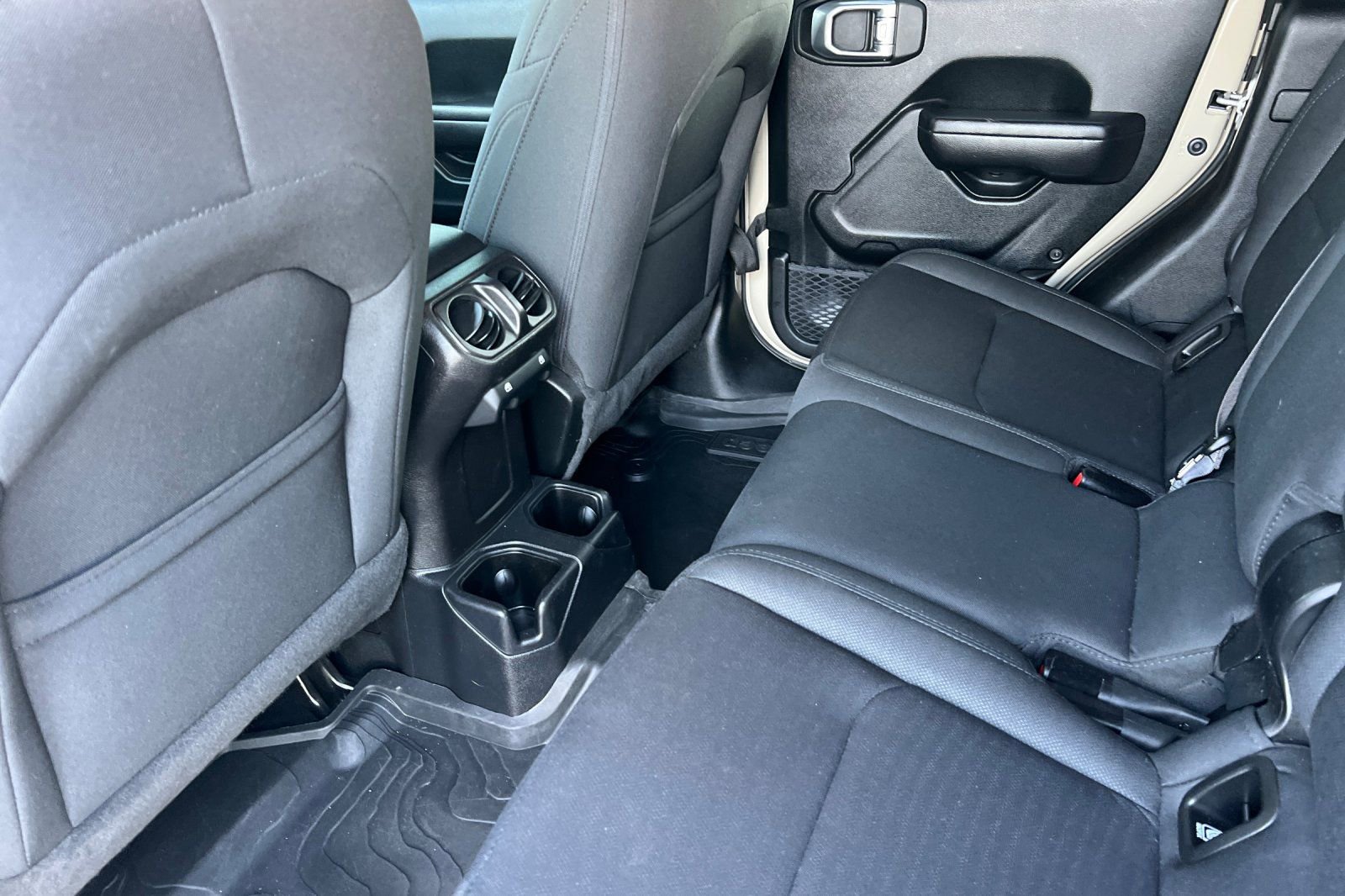 Used 2020 Jeep Gladiator Sport w/ Quick Order Package 24S image 9