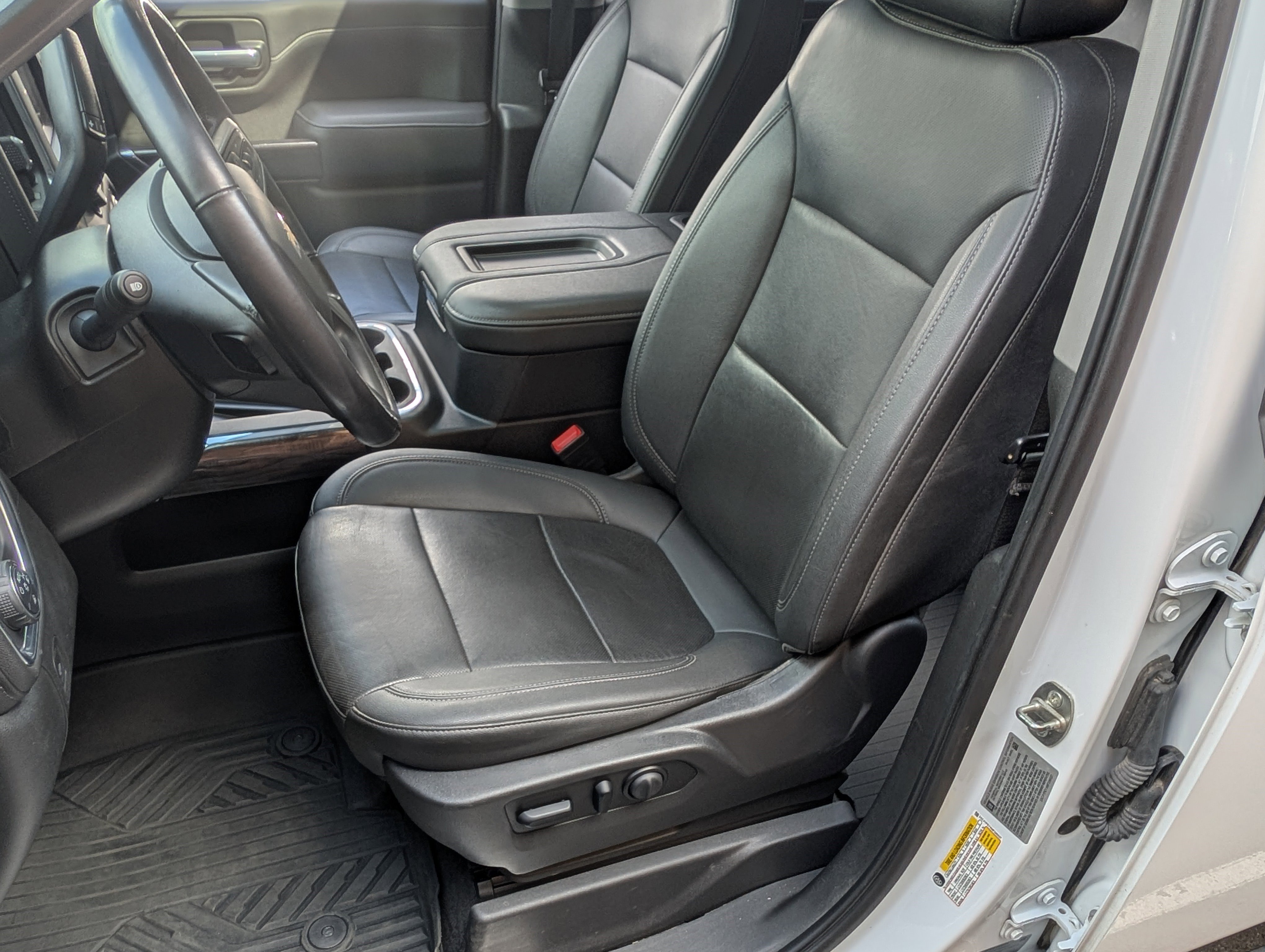 Used 2021 Chevrolet Silverado 2500 LTZ w/ LTZ Premium Package image 17