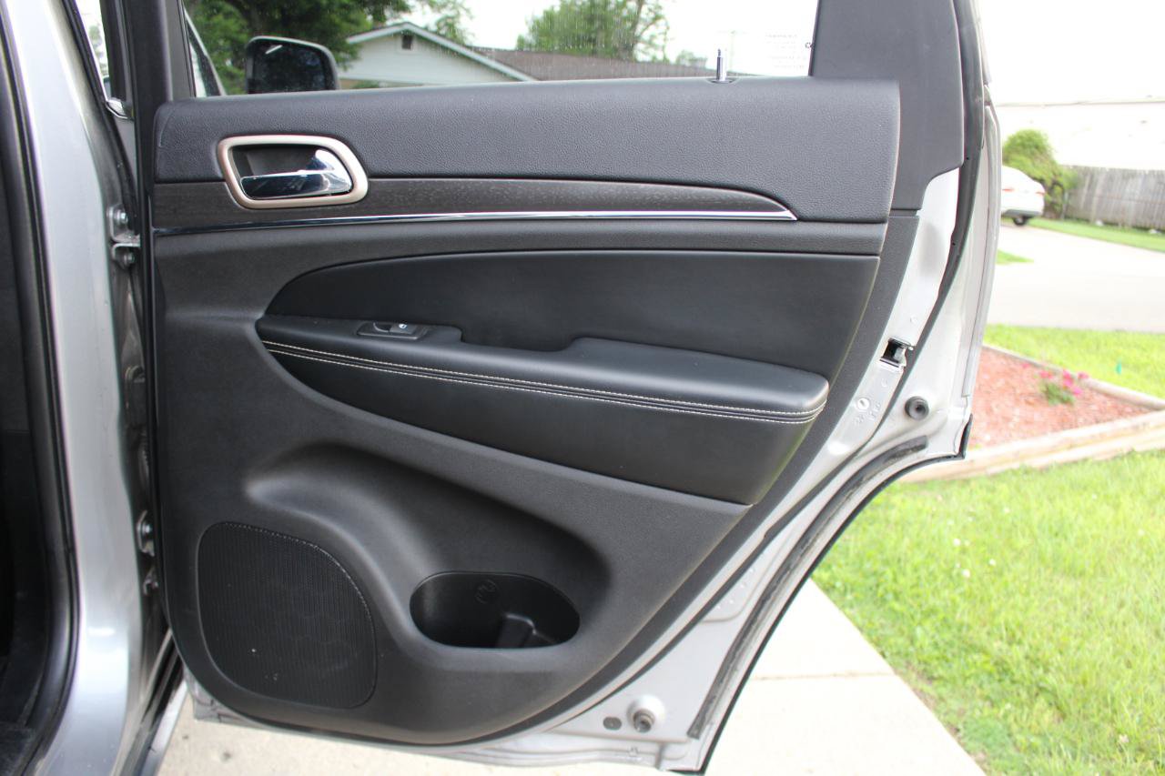 Used 2016 Jeep Grand Cherokee Limited AWD/4WD image 37