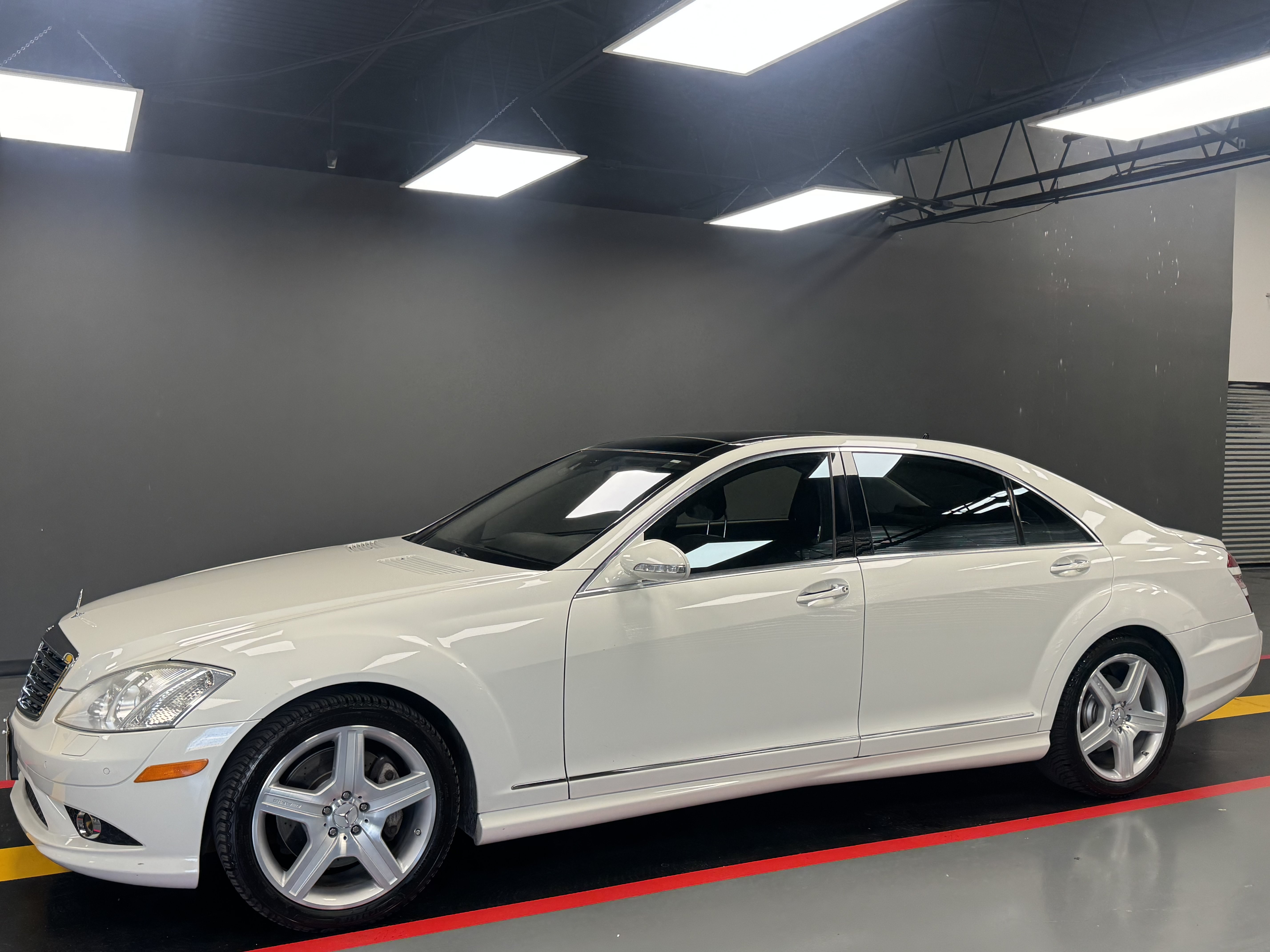 Used 2009 Mercedes-Benz S 550 4MATIC image 2