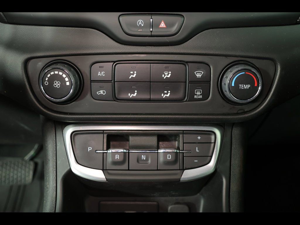 Used 2023 GMC Terrain SLE w/ Elevation Edition image 25