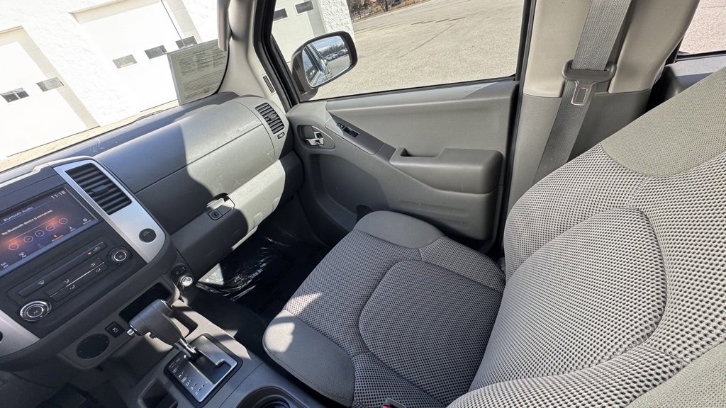 Used 2019 Nissan Frontier SV image 14