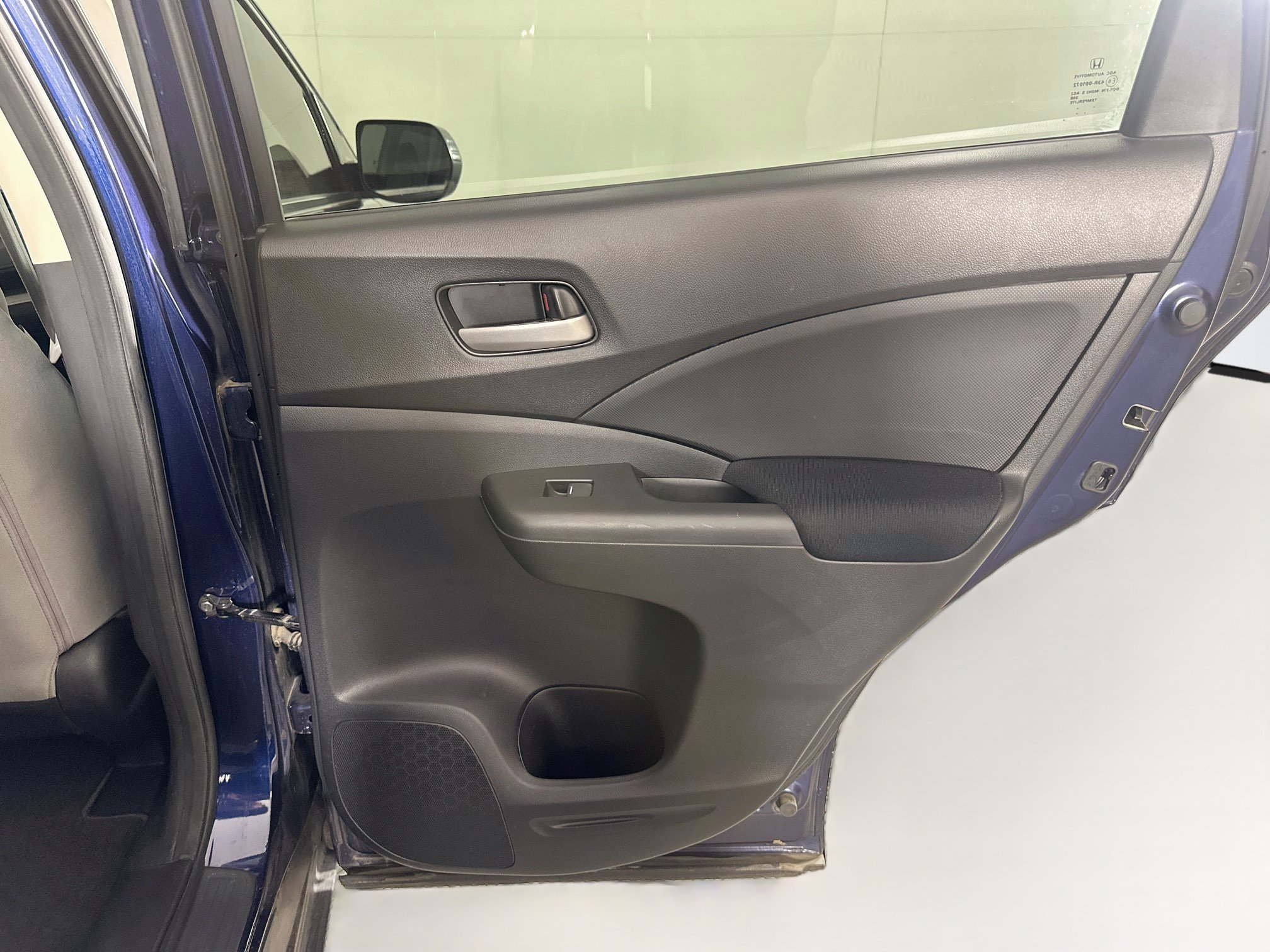 Used 2015 Honda CR-V LX image 28