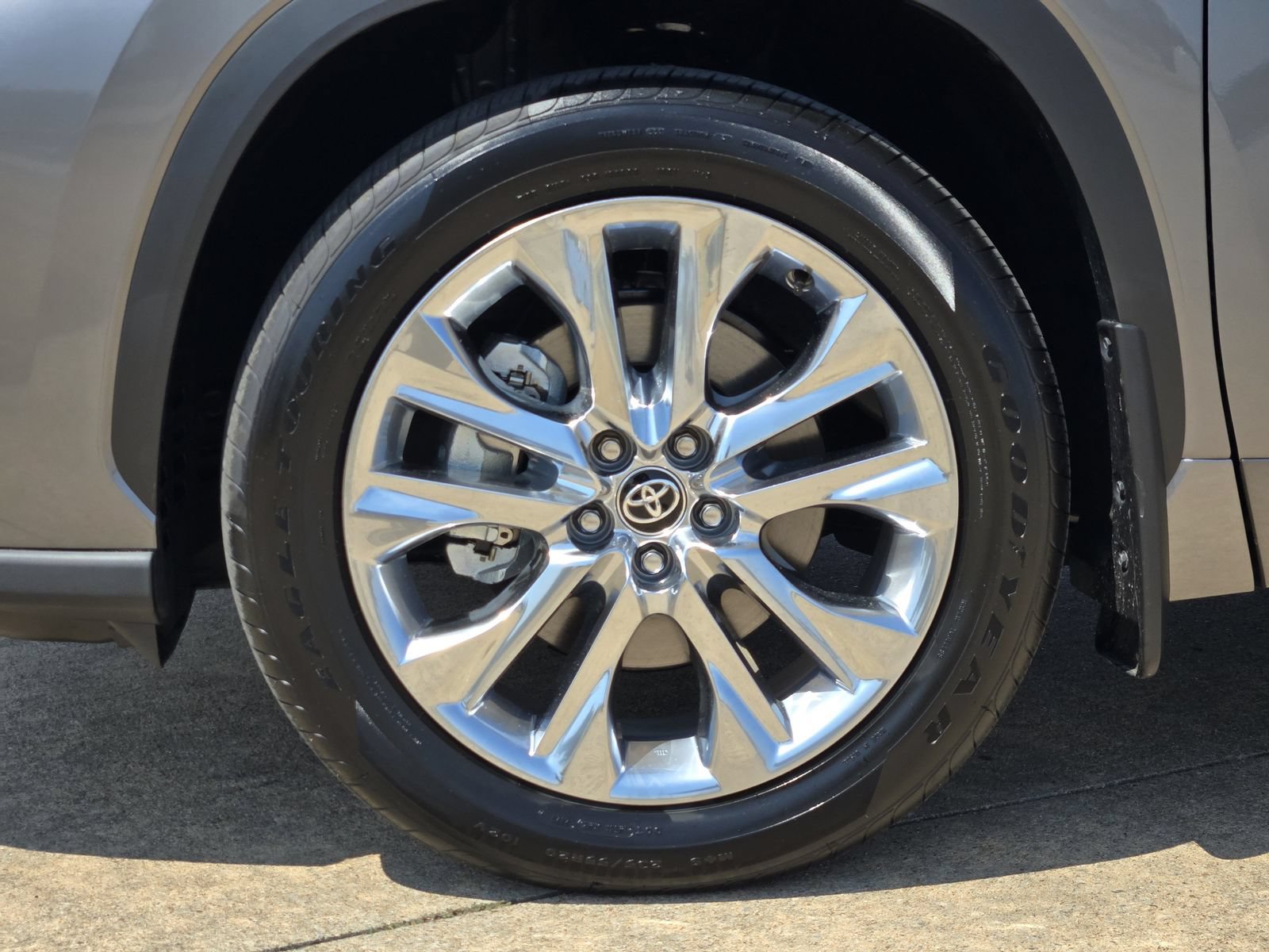 New 2026 Toyota Highlander Limited AWD/4WD image 11