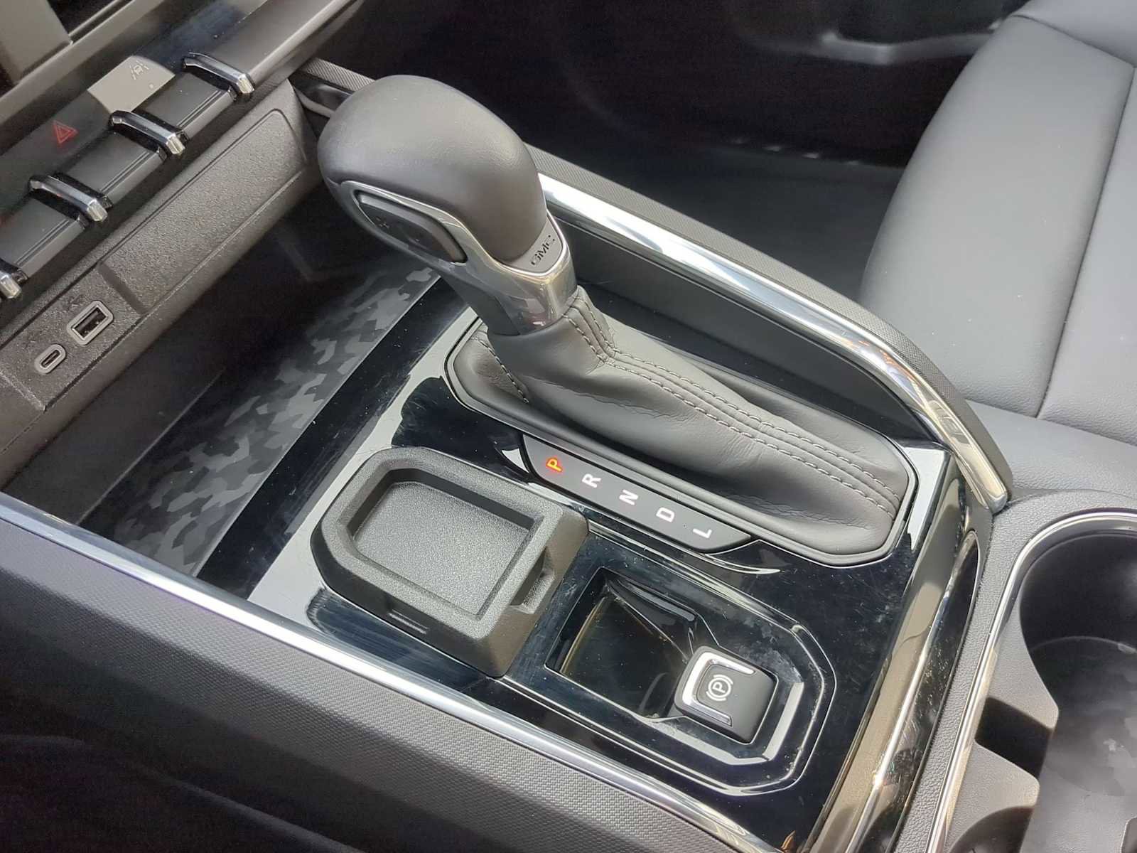 Used 2024 GMC Canyon Elevation w/ Elevation Premium Package image 21