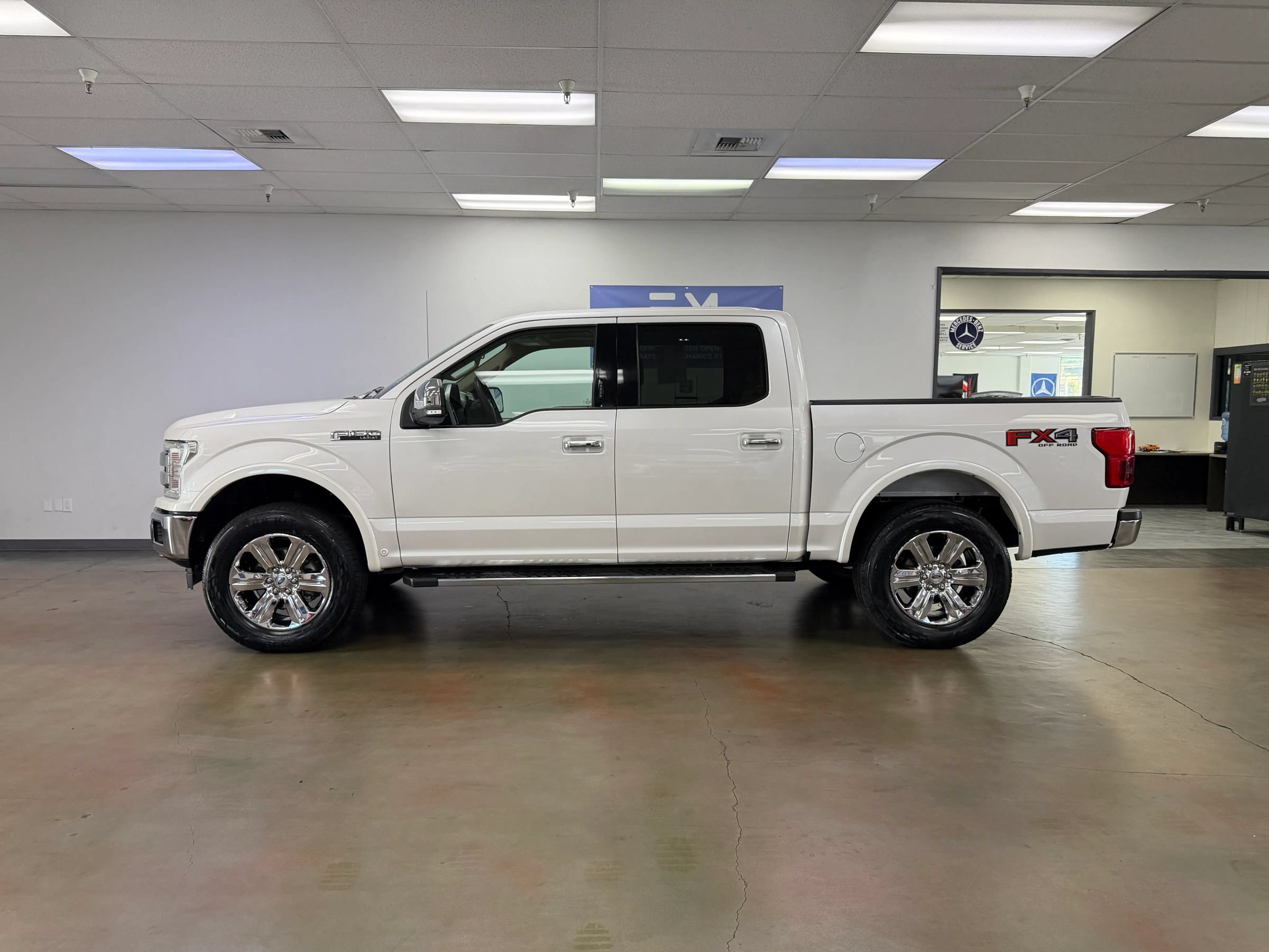 Used 2019 Ford F150 Lariat w/ Equipment Group 502A Luxury AWD/4WD image 14