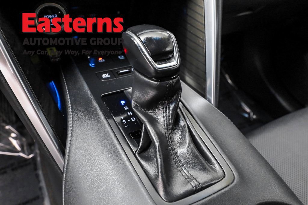 Used 2023 Toyota Venza Limited AWD/4WD image 13