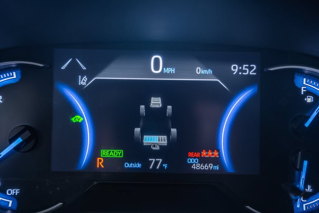 Certified 2025 Toyota RAV4 LE AWD/4WD image 43