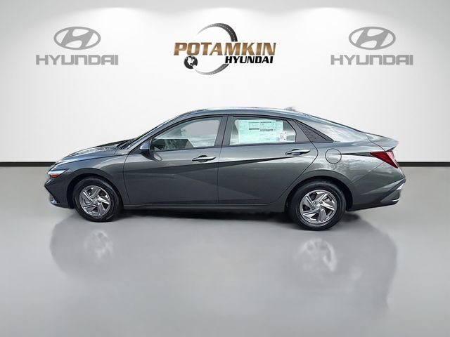 New 2026 Hyundai Elantra SE image 8