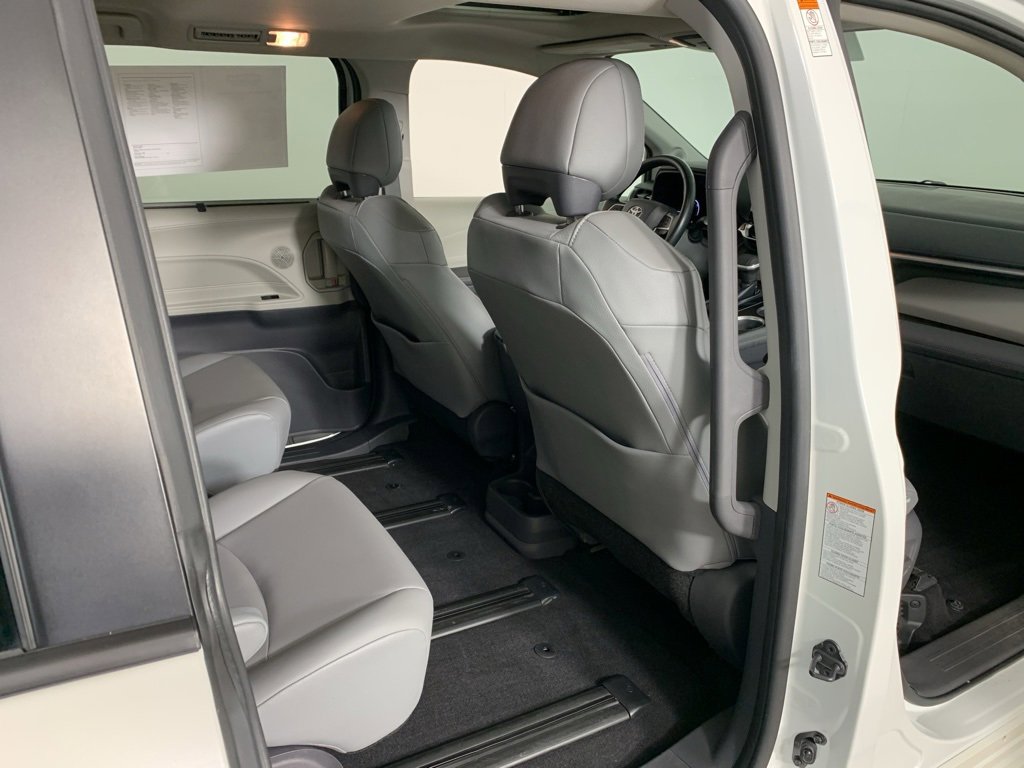 Used 2021 Toyota Sienna XLE w/ XLE Plus Package image 39