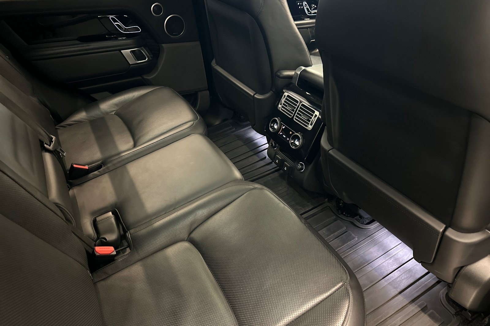 Used 2020 Land Rover Range Rover HSE AWD/4WD image 34