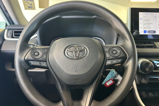 Used 2025 Toyota RAV4 LE AWD/4WD image 27