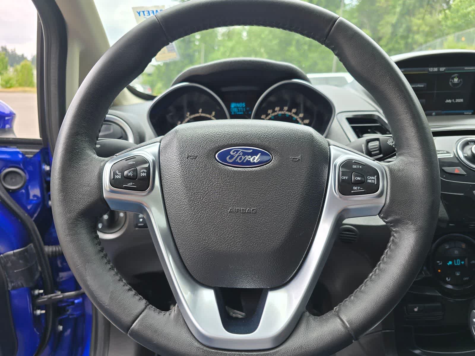 Used 2015 Ford Fiesta Titanium FWD image 19