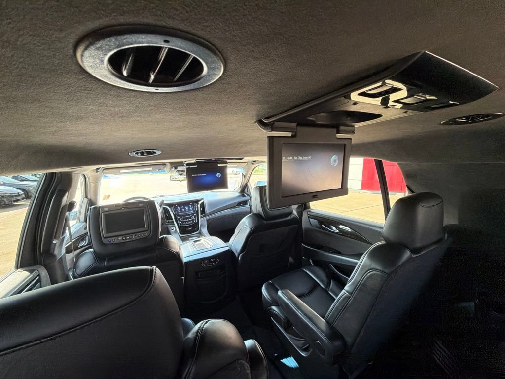 Used 2019 Cadillac Escalade ESV Platinum w/ Escalade Sport Edition AWD/4WD image 18