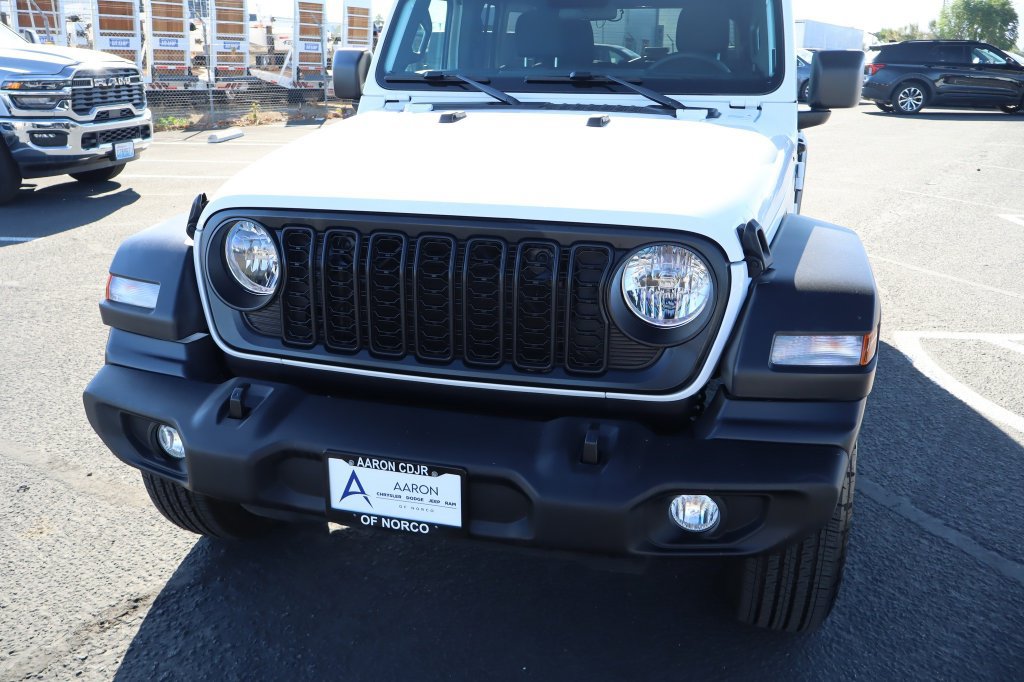 Used 2025 Jeep Wrangler Unlimited Sport AWD/4WD image 9