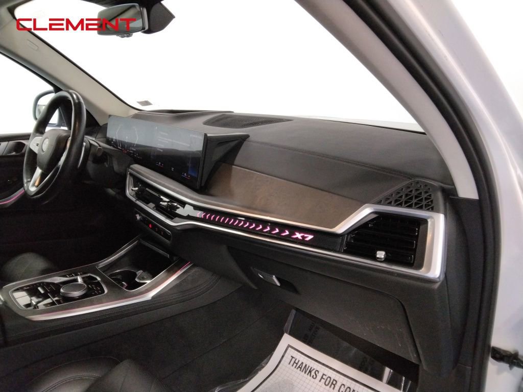 Used 2023 BMW X7 xDrive40i image 45