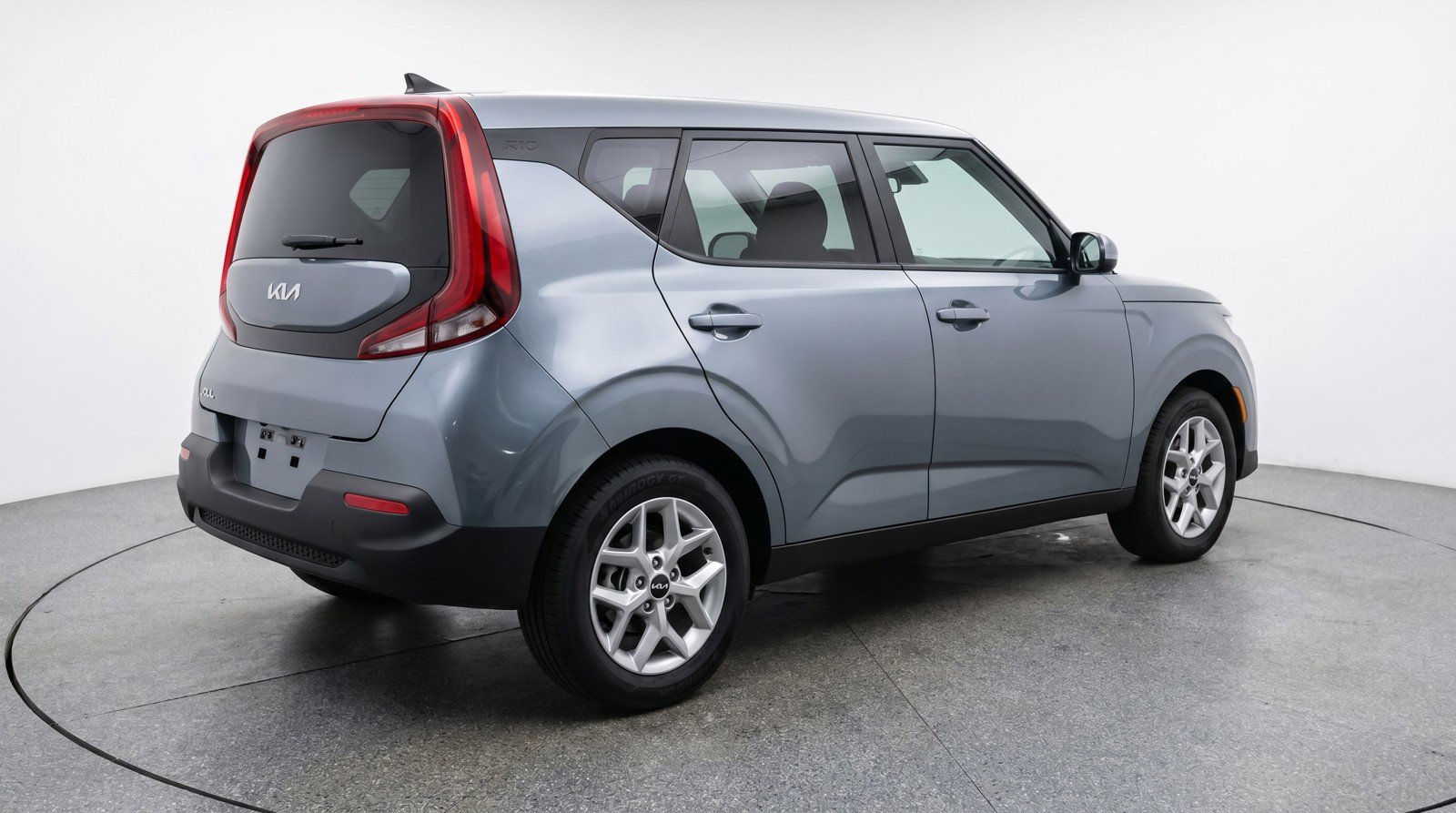 Used 2025 Kia Soul LX w/ LX Technology Package FWD image 9