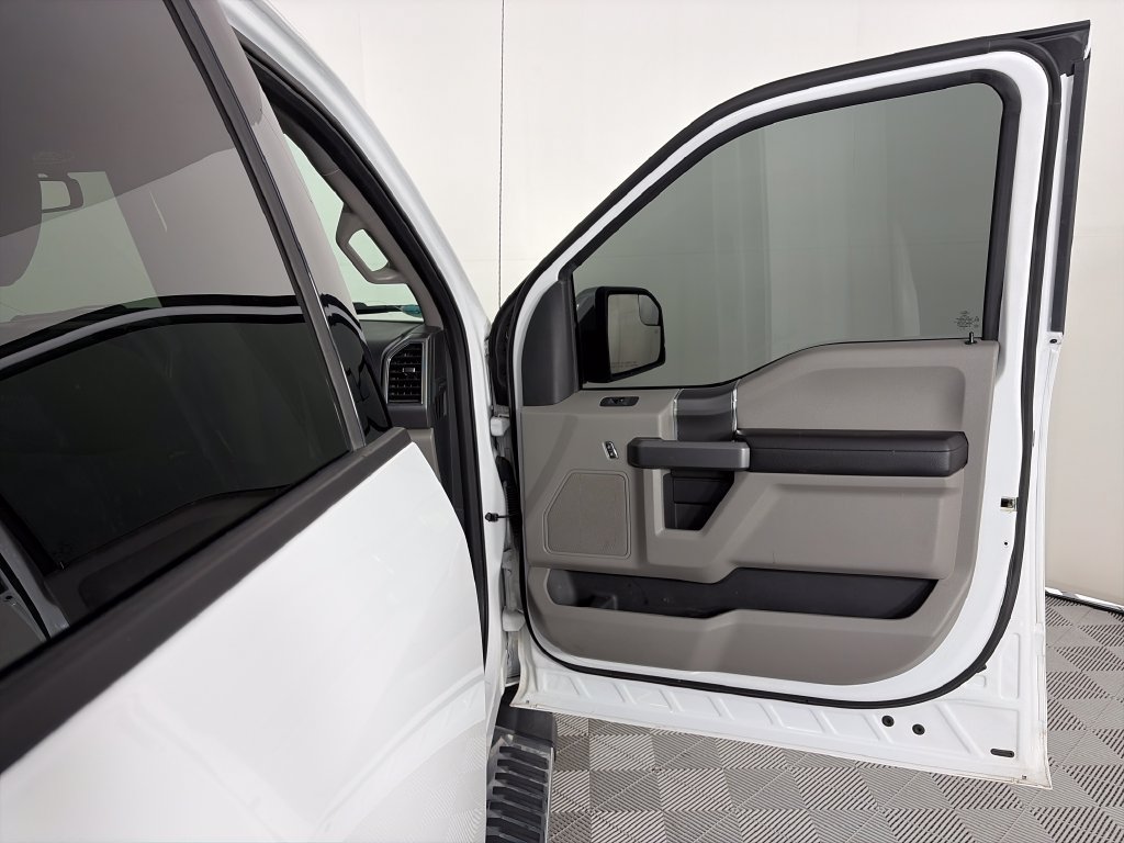 Used 2018 Ford F150 XLT w/ Equipment Group 302A Luxury AWD/4WD image 29