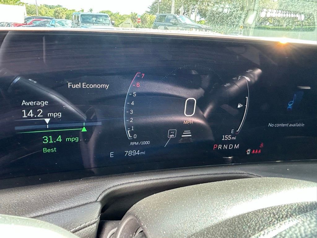 Used 2025 Cadillac XT4 Premium Luxury image 21