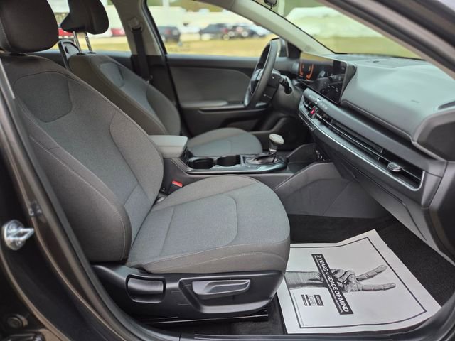 Used 2025 Kia K4 LXS image 17
