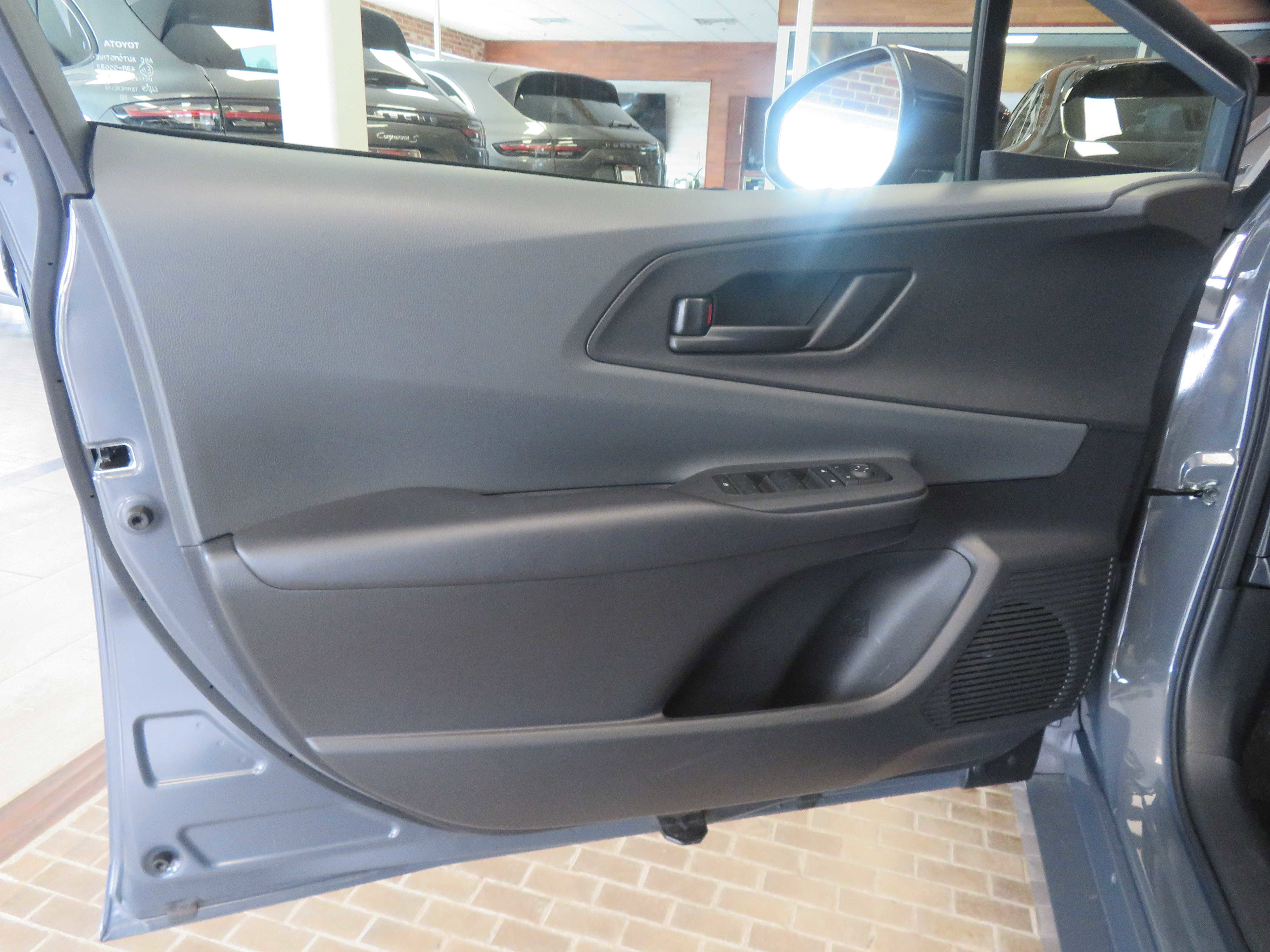 Used 2025 Toyota Prius LE image 13