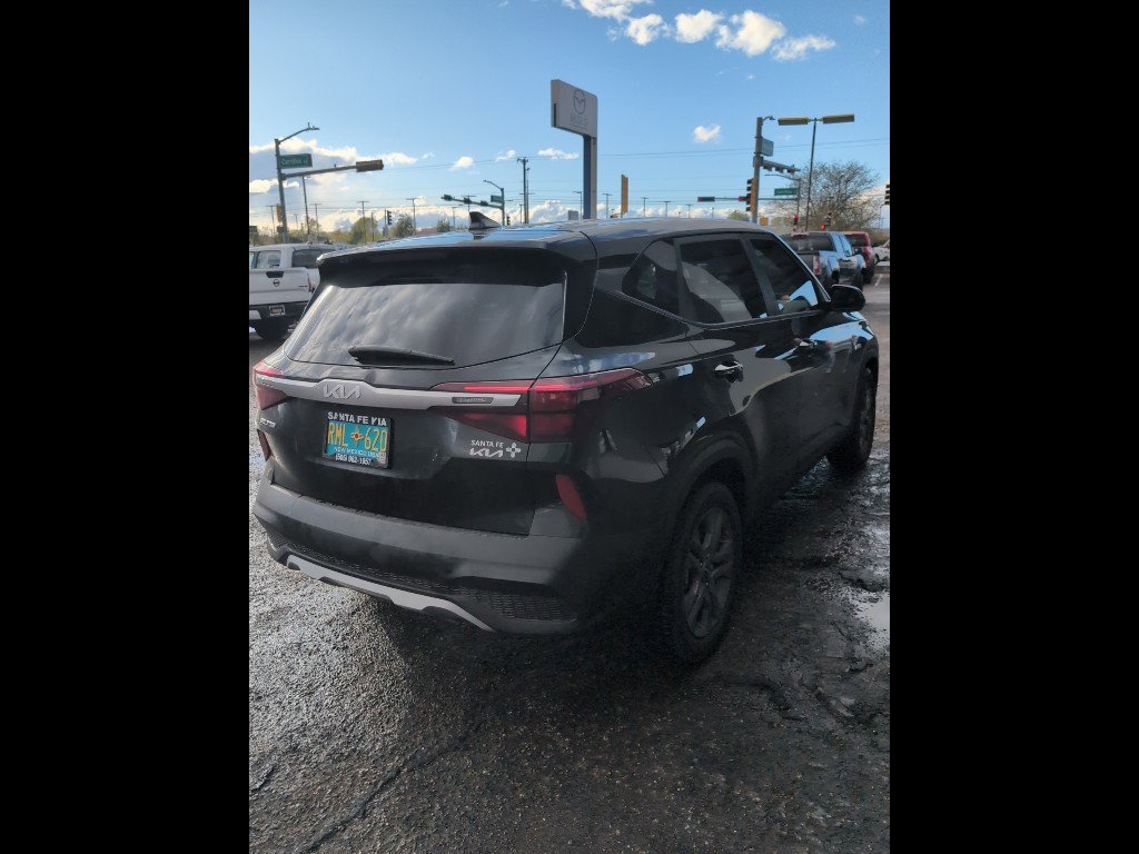 Used 2023 Kia Seltos LX image 4
