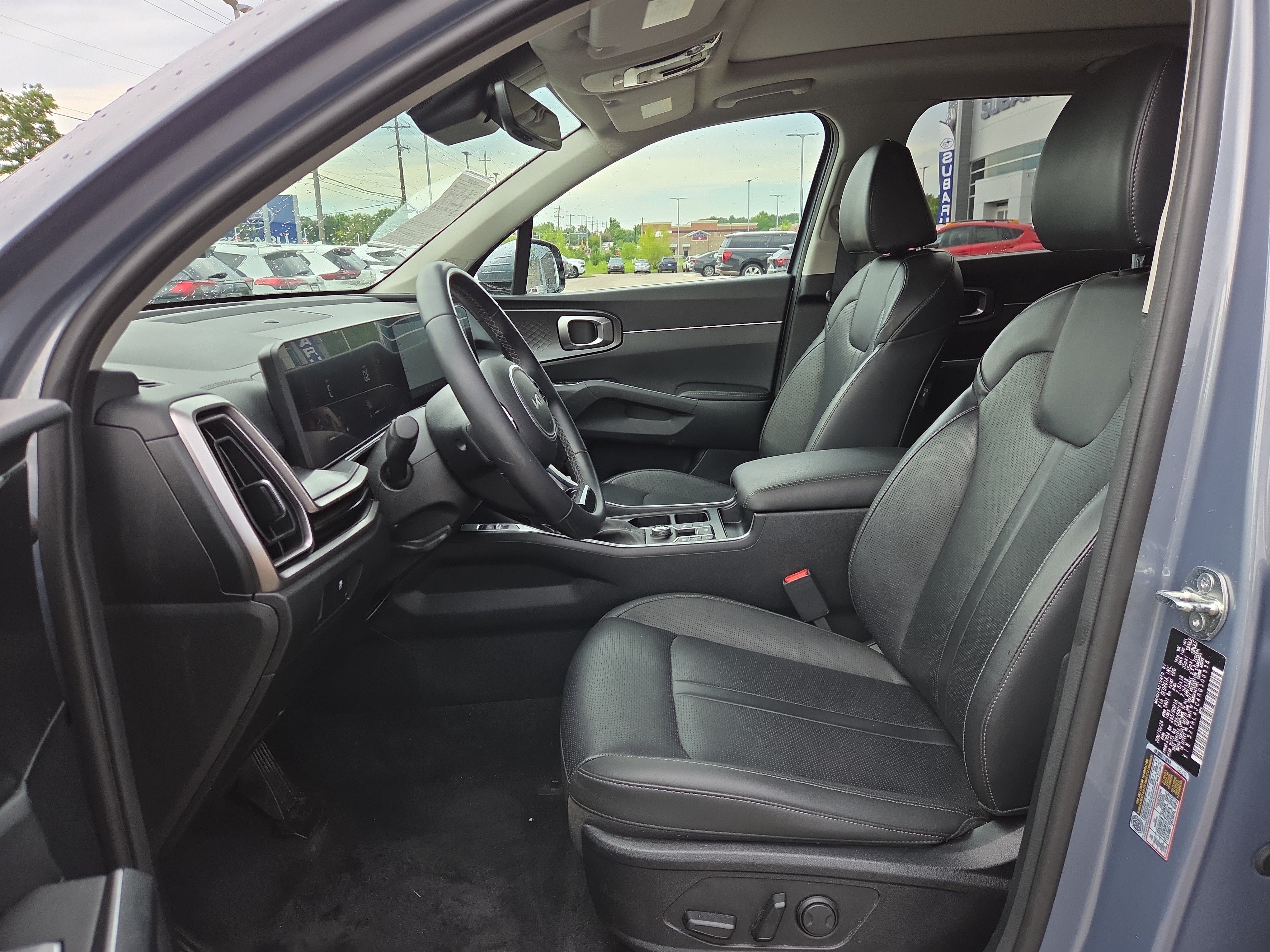 Used 2024 Kia Sorento S w/ Panoramic Sunroof Package FWD image 10