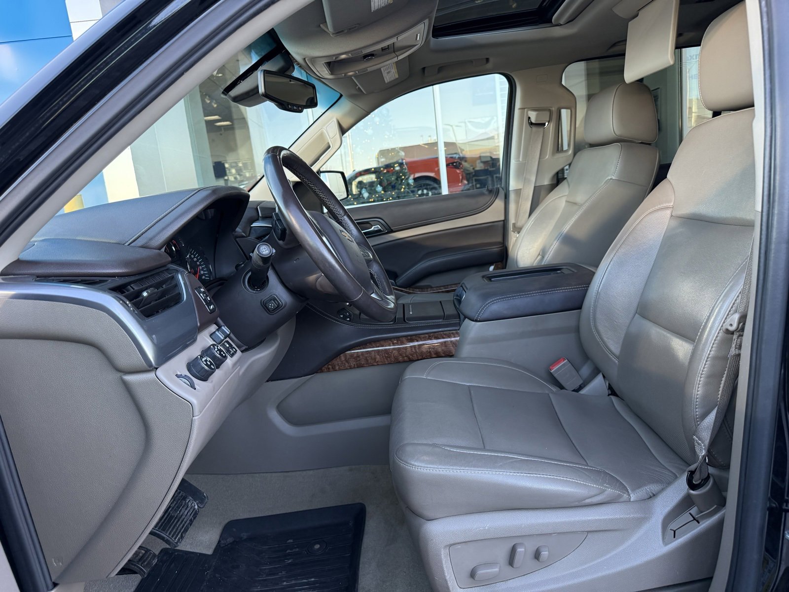 Used 2015 Chevrolet Suburban LTZ image 25