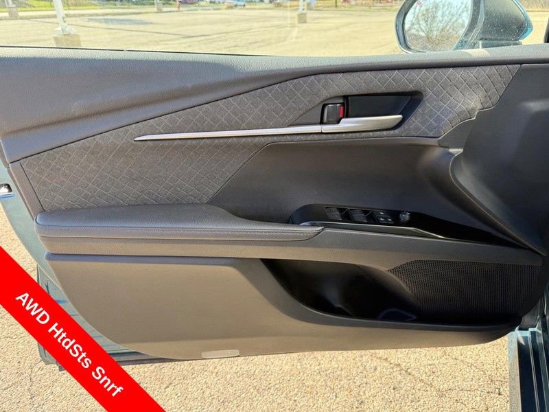 Used 2025 Toyota Camry XLE AWD/4WD image 19